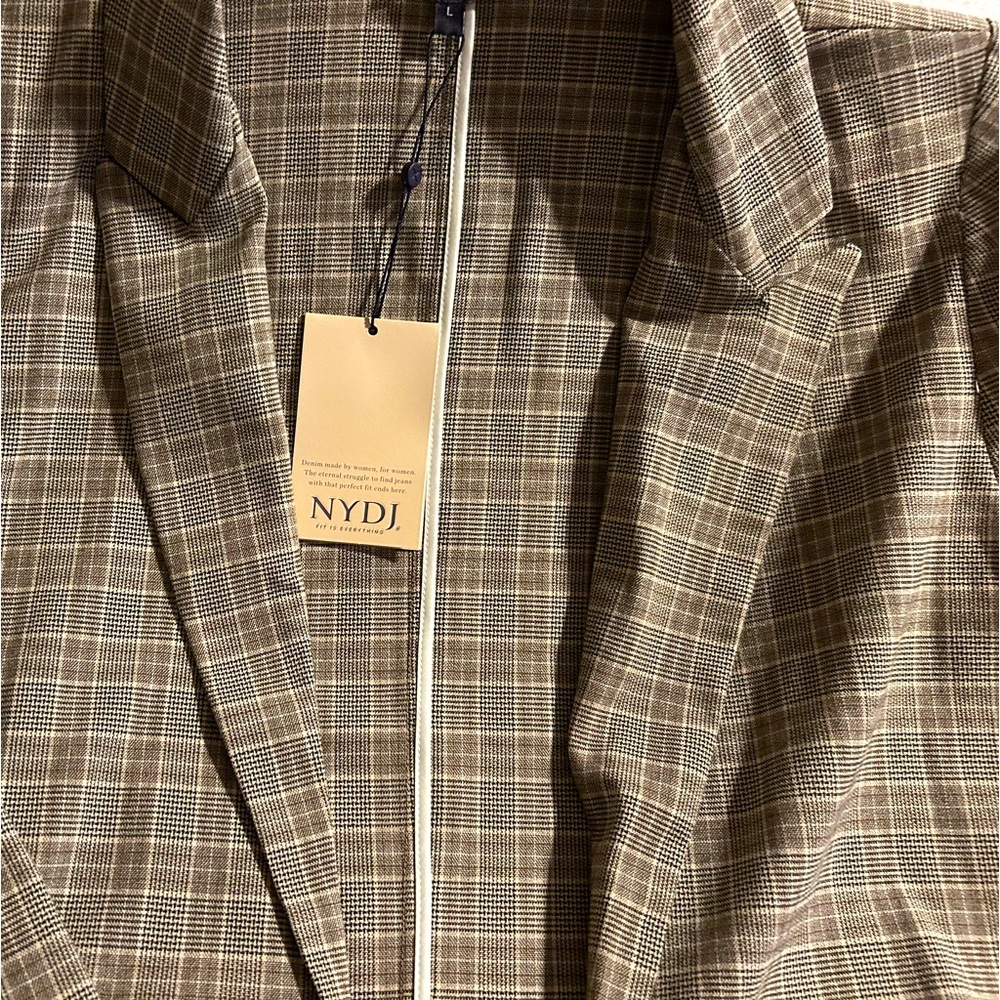 NYDJ Cropped Jacket size L-NWT